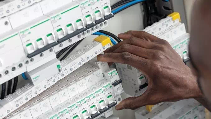 schneider-electric-mise-aux-normes-electrique-sauralec